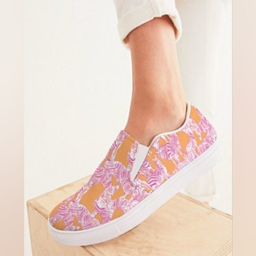 Leo & Teddy Pink And Orange Slip On Canvas Shoes Women's Size 5.